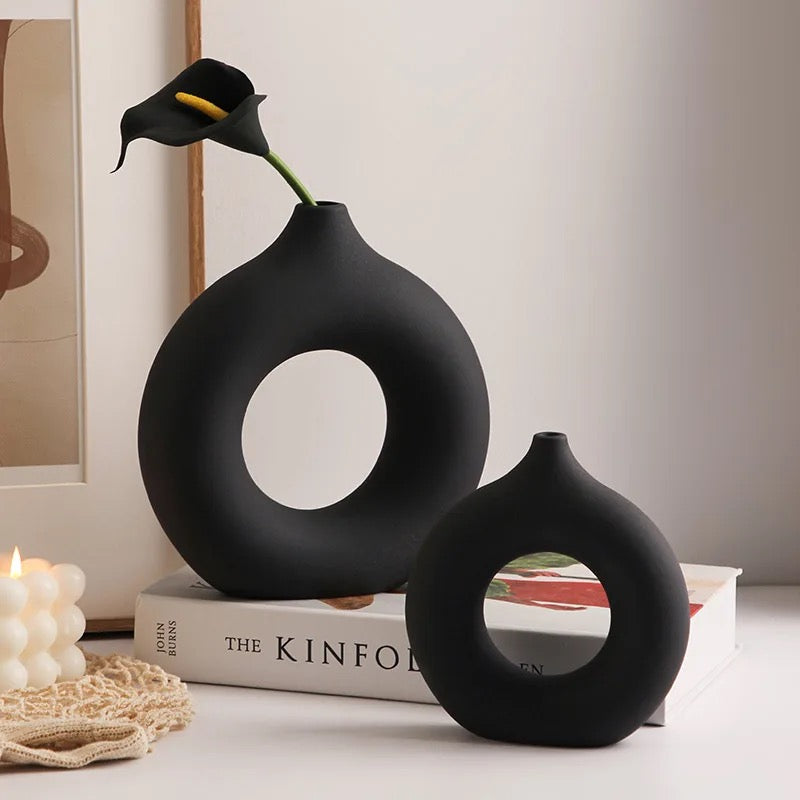 Eramic Nordic Donut Hollow Flower Vase Figurines Interior for Pampas Grass Home Living Room Desktop Decor Object Item