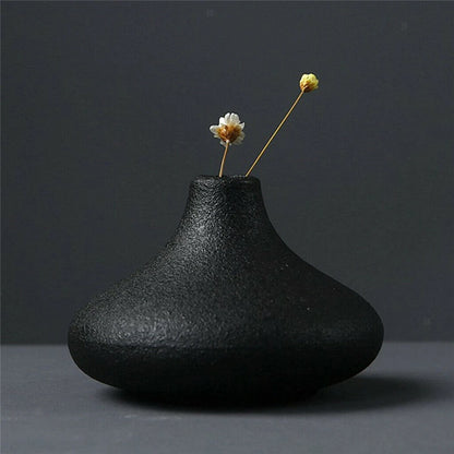 Black Ceramic Small Vase Home Decoration Crafts Desktop Ornament Simplicity Planter Flower Vase for Living Room Garden Decor