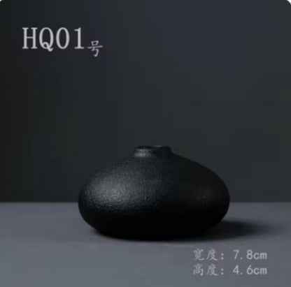 Black Ceramic Small Vase Home Decoration Crafts Desktop Ornament Simplicity Planter Flower Vase for Living Room Garden Decor